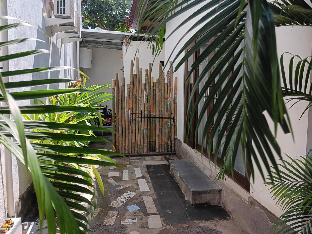 Adore Guesthouse Amed  Exterior photo