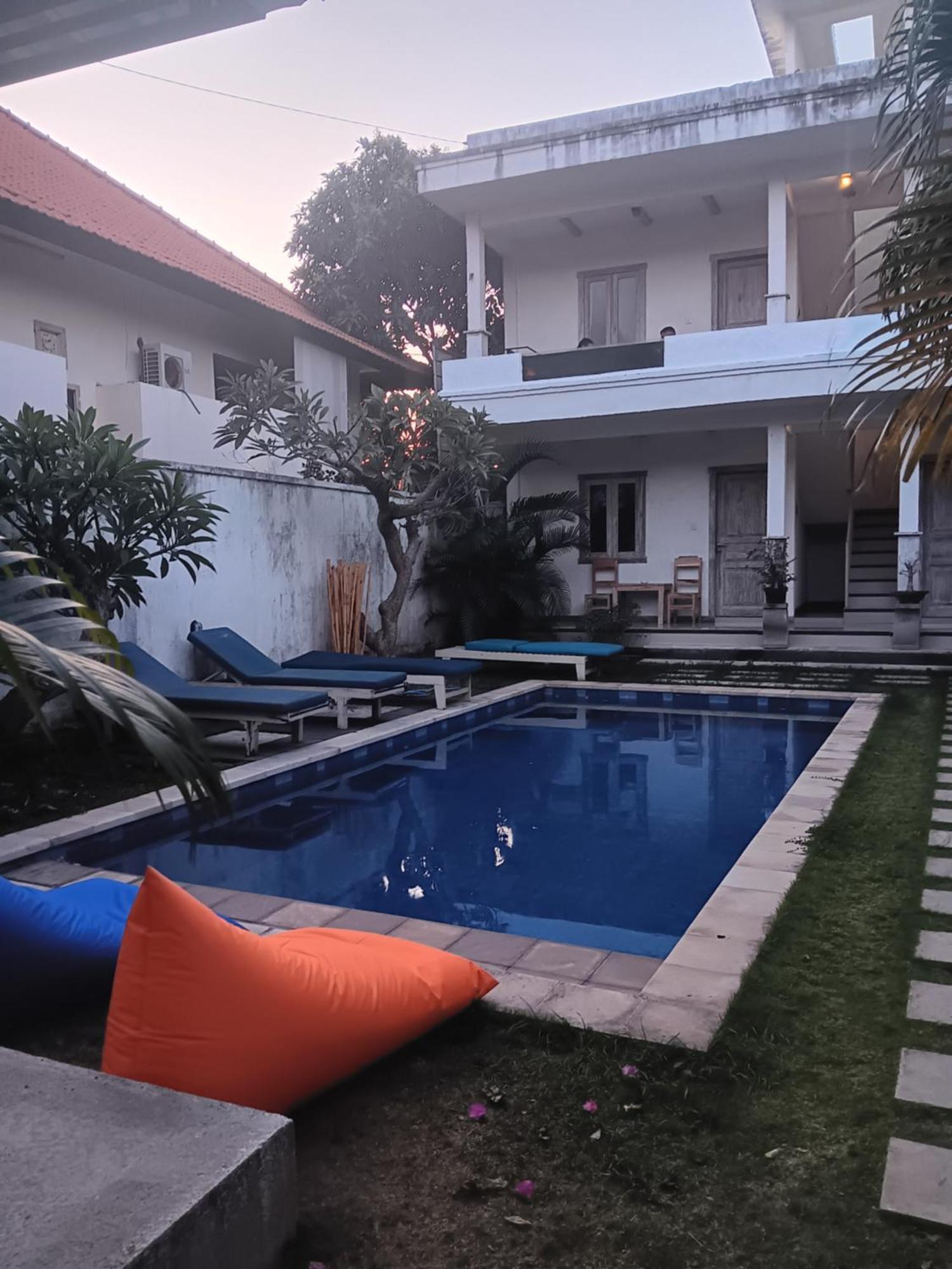 Adore Guesthouse Amed  Exterior photo