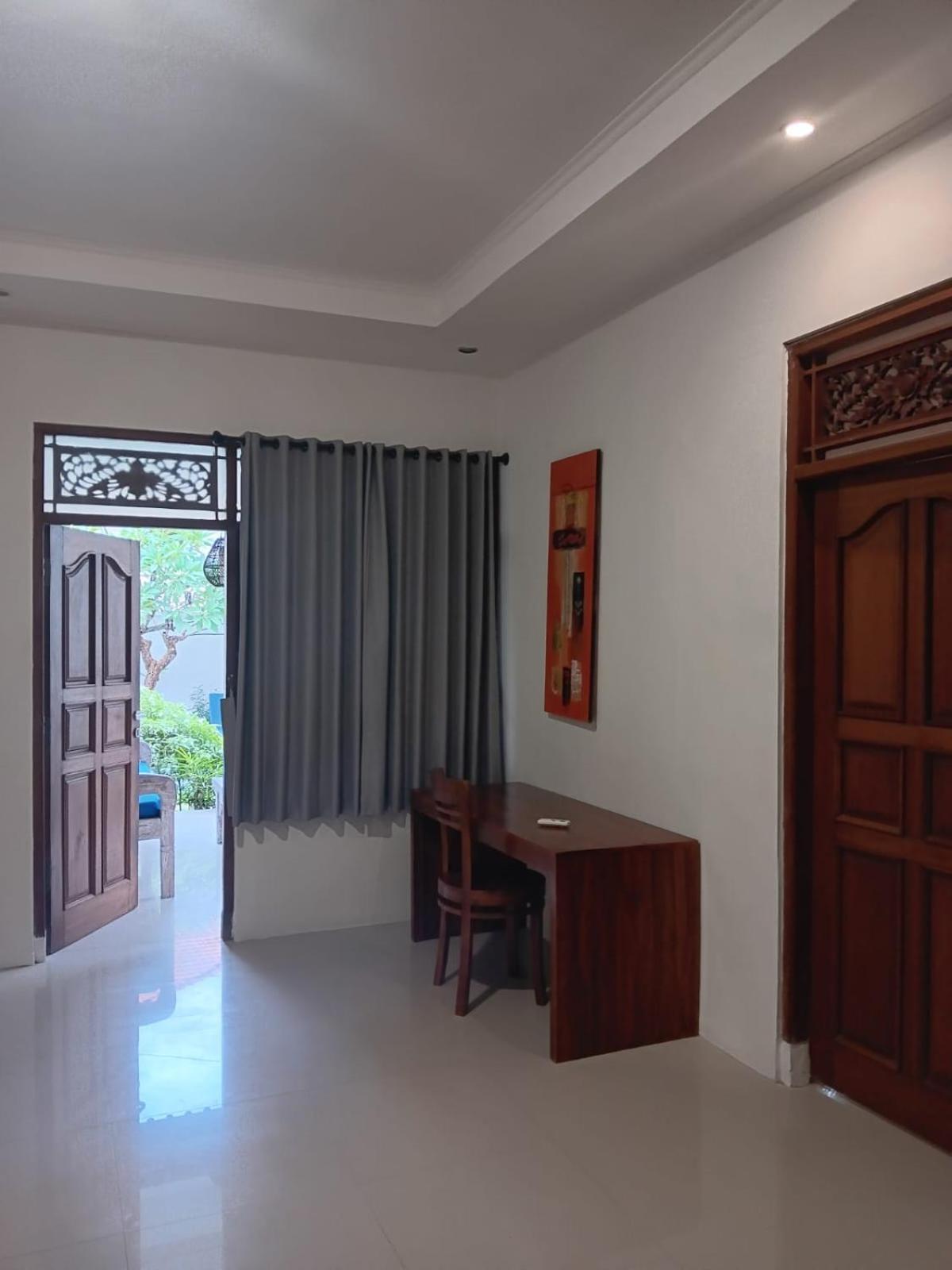Adore Guesthouse Amed  Exterior photo