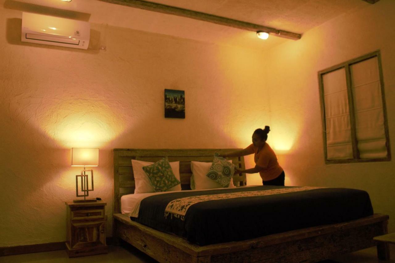 Adore Guesthouse Amed  Exterior photo